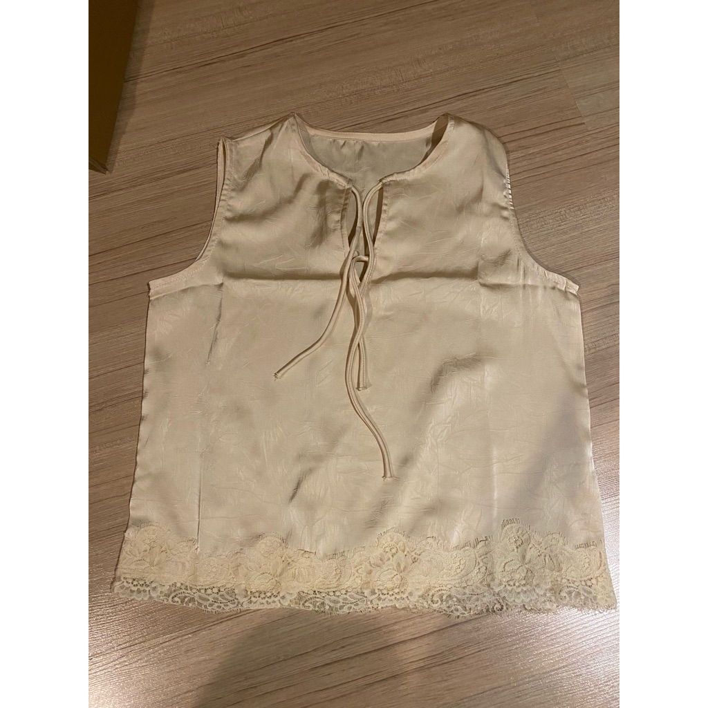 เสื้อผ้าซาติน PROMTHONG มือสอง
