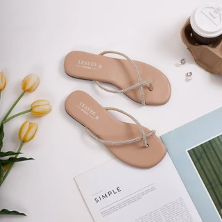 LEAVESSHOES รุ่น Pine รองเท้าแตะแฟชั่นผู้หญิง สายเพชรคริสตัลไขว้ ทรงหูหนีบ บุฟองน้ำนิ่ม พื้นนุ่มใส่สบาย