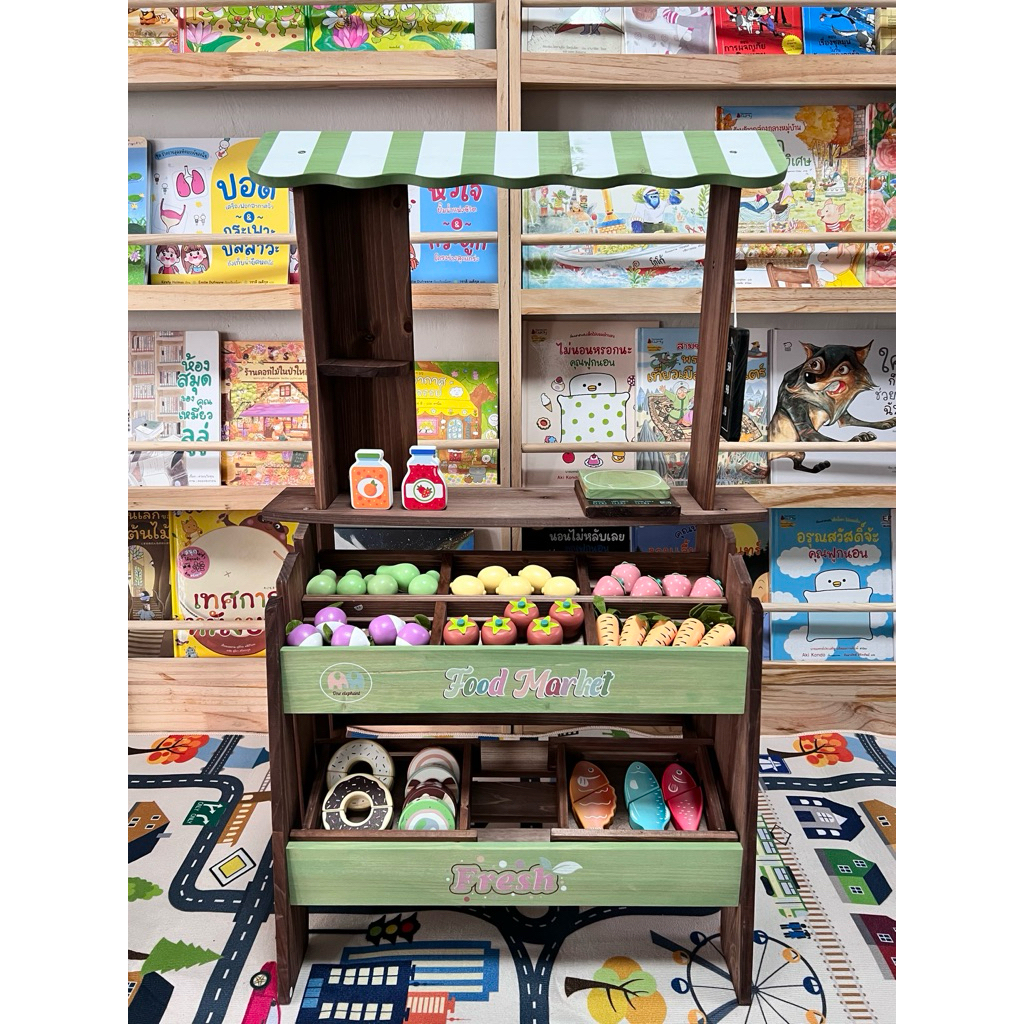 Wooden Outdoor Stall แผงขายของพร้อมอุปกรณ์งานไม้สำหรับเล่นกลางแจ้ง - Sensory Play by KT