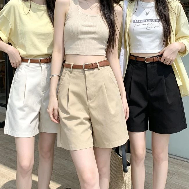Aurae 🟤⚪⚫กางเกงขาสั้นสูทหลวม 3 สี ดีไซน์เอวสูง ทรงขาตรงครึ่งเข่า🩳