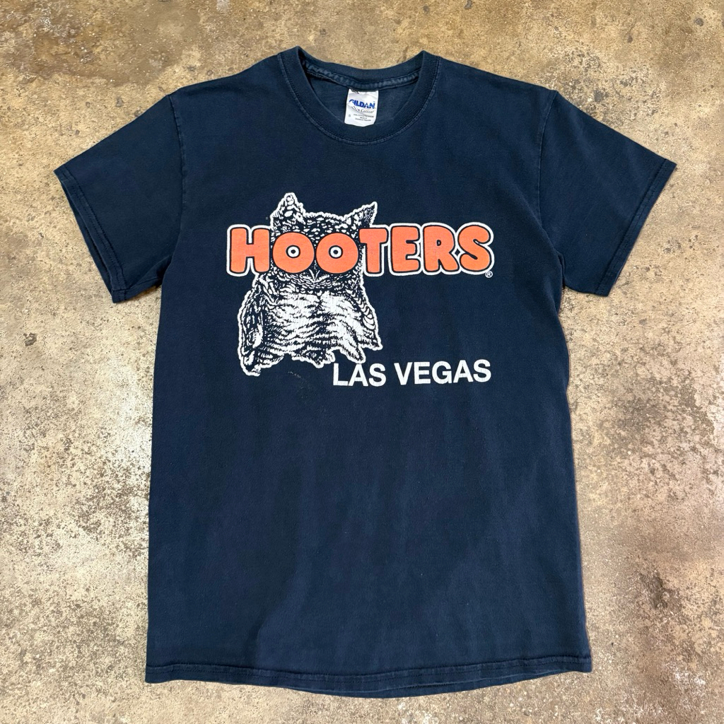 เสื้อมือสอง Hooters *Gildan