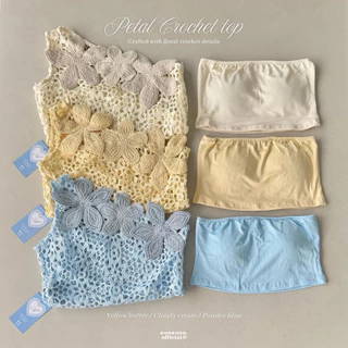 (aunaunn.official) Petal Crochet top – เสื้อถักโครเชต์ เปิดไหล่ แต่งดอกไม้