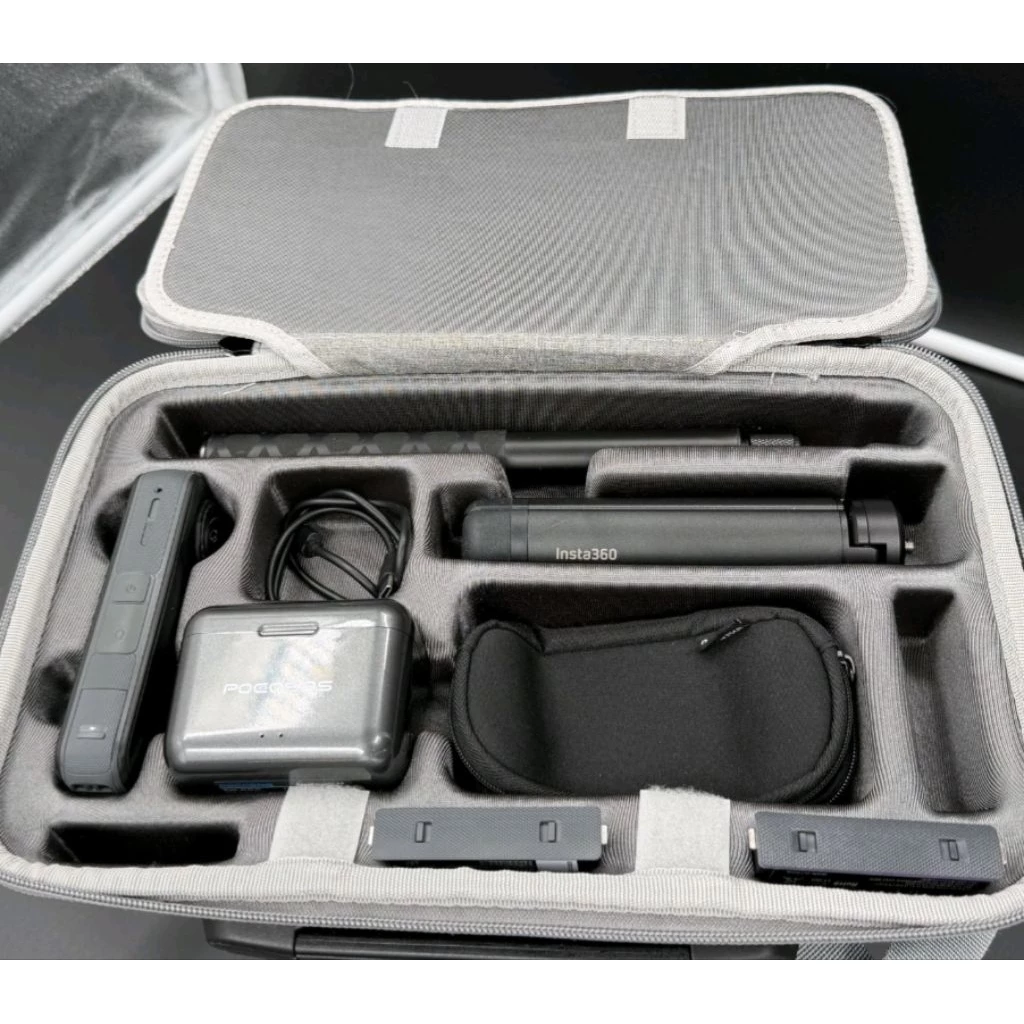 Insta360 X5 8K 360 Action Camera Complete Kit พร้อมอุปกรณ์เสริม