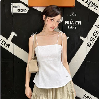 Elise lace cami : KN.Clothes เสื้อสายเดี่ยวผูกไหล่ เย็บตะเข็บหน้า เข้ารูป มีซิปซ่อนด้านข้าง