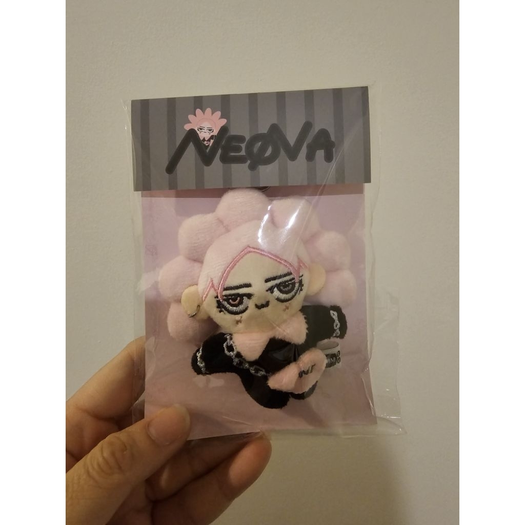 NEONA TINY FRIENDS DOLL KEYCHAIN