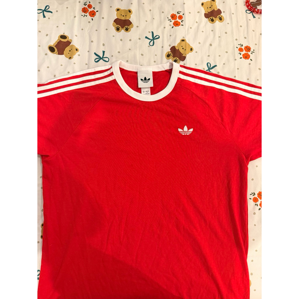 เสื้อadidasสีแดงของแท้ใส่ครั้งเดียว