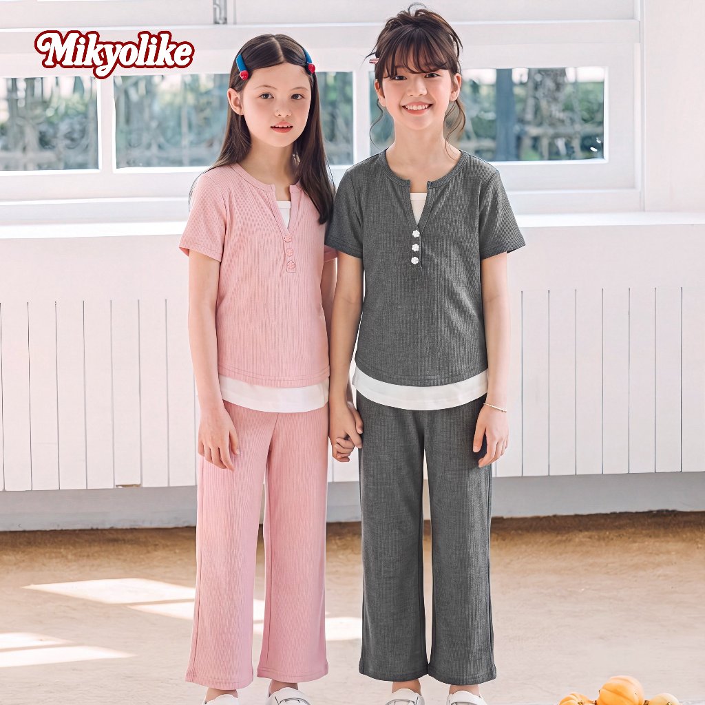 Mikyolike 2-11 ปี ชุดเด็กเกาหลีผู้หญิง แฟชั่นลำลอง เสื้อยืดคอวี+กางเกงขายาวเด็กผู้หญิง ชุดเด็กผู้หญิง ผ้าหนุ่ม ใสสบาย