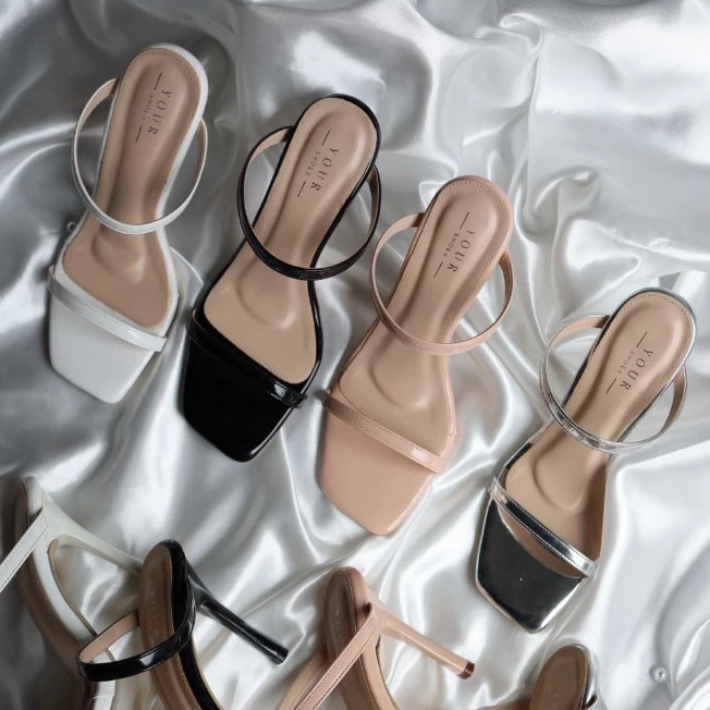YOURSHOES B70 / รองเท้าส้นสูง 4 นิ้ว รองเท้าส้นเข็มหนังเงา รองเท้าผู้หญิง