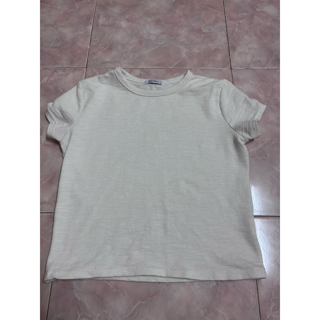 เสื้อยืดสีขาว Moses queen