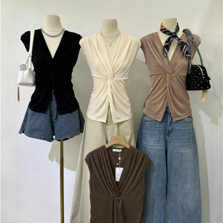 M2271 เสื้อคอวีไขว้หน้าดีเทลเก๋ รุ่นนี้ใส่แล้วช่วยพรางหุ่น ดูเพรียวสวยแพทเทิร์นเป๊ะมากแม่