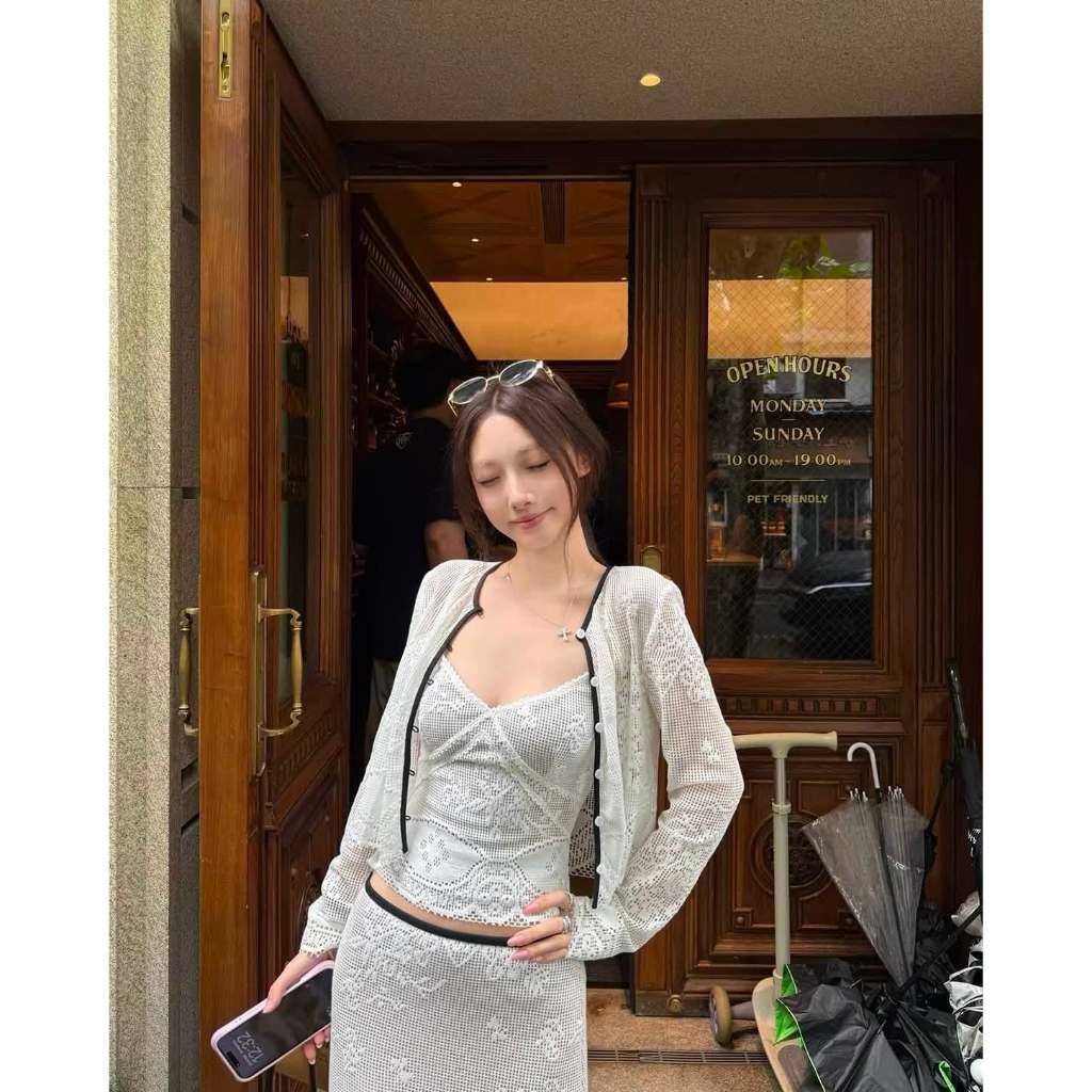 Mogwan พรี / Shelly Set (เสื้อ+กระโปรง+เสื้อคลุม) ทรงสวย ผ้ามีดีเทล ใส่เที่ยว ใส่ทำงาน สวยมากๆค่า