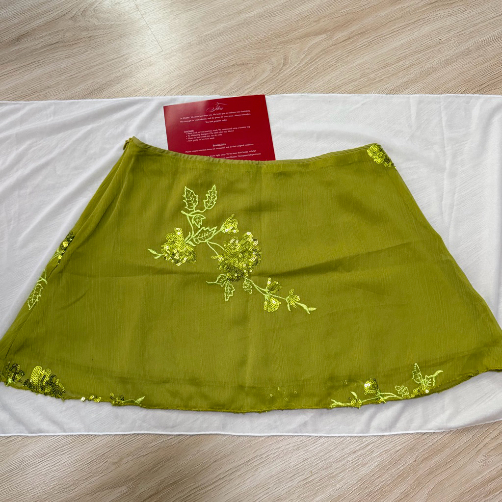 ส่งต่อ✅Saint glitter Skirt กระโปรงชีฟอง สองชั้น ปักกลิตเตอร์ แบรนด์ Flore.apparels