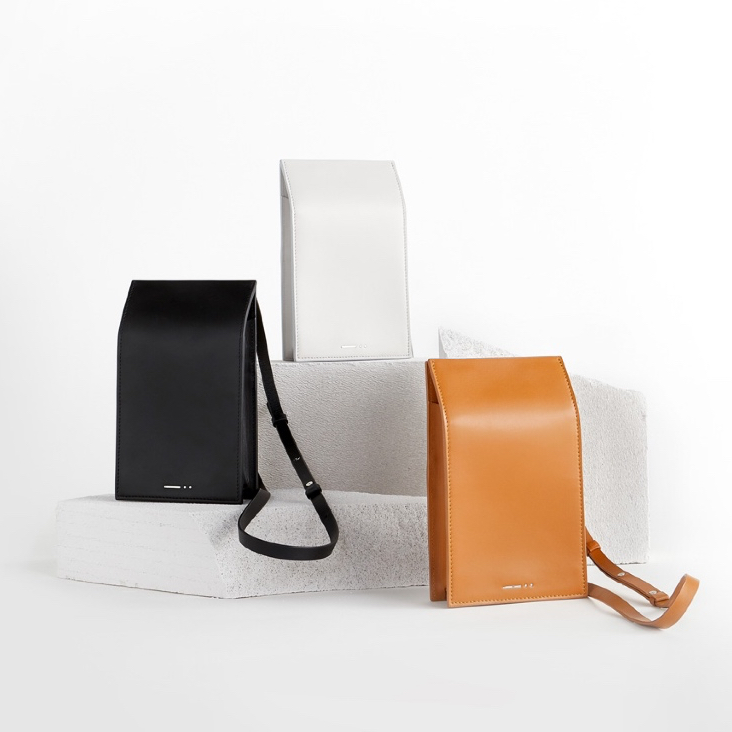 dashbrand DA17 Conductor Bag กระเป๋าสะพายข้างใบเล็ก ใส่โทรศัพท์มือถือ หนังวัวแท้ Crossbody Bag