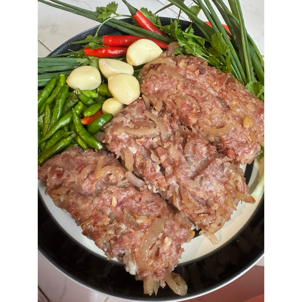 แหนมหนังหมู 1 กิโลกรัมเพียง 180 บาท