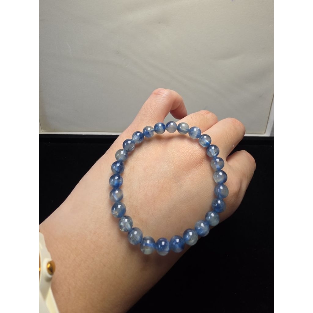 ไคยาไนท์อินควอตซ์ (Kyanite in Quartz)
