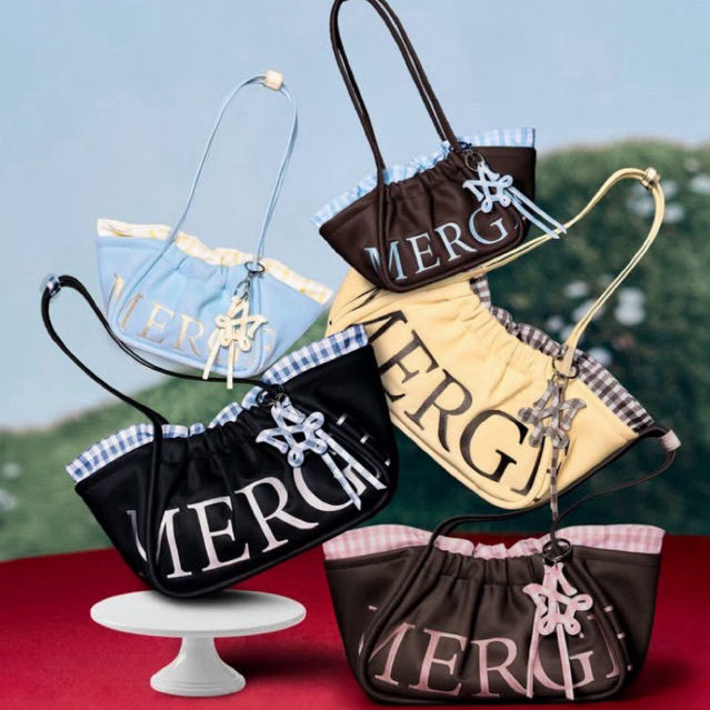 (พร้อมส่ง) Merge A Day Bag Limited Edition สินค้าพร้อมส่ง ส่งซ้อนกล่องให้ ของแท้