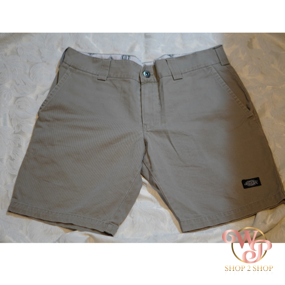 ✨ กางเกงขาสั้น Dickies สีครีม มือสอง ✨