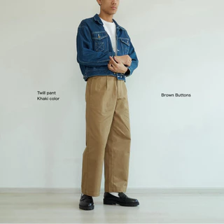 BROWN BUTTONS TWILL PANTS KHAKI ๅกางเกงทรงกระบอกตรง ผ้าคอตตอน สีกากีเข้ม