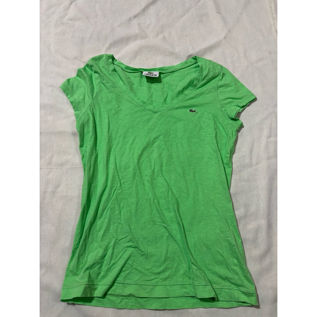 เสื้อยืดคอวี  lacoste