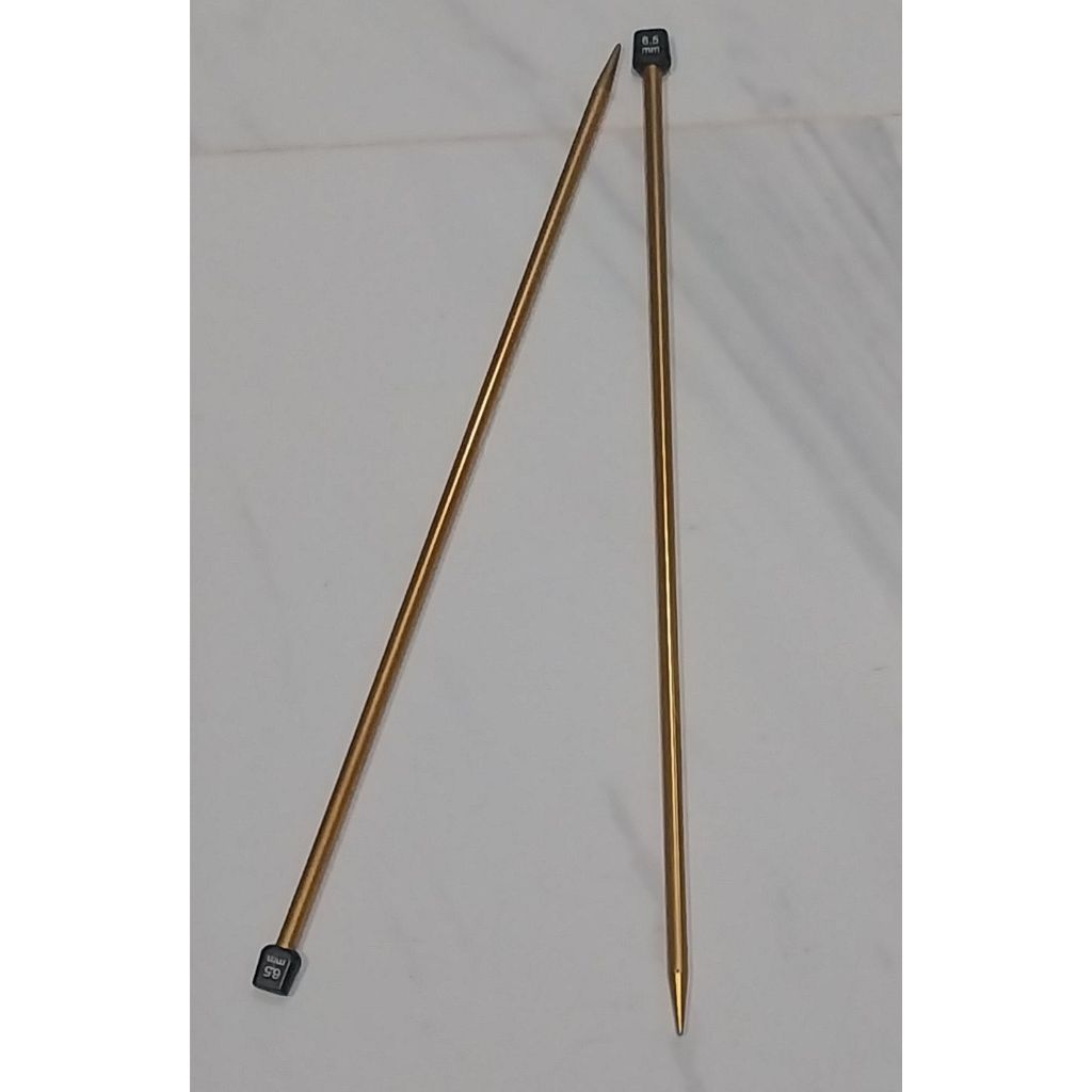 ไม้นิต Pinn single point needles No. 6.5 mm. (36 cm.) ไม้นิตตรง สีทอง น้ำหนักเบา ด้ามสีทอง หัวสีดำ**