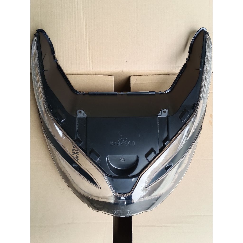￼ฝาครอบไฟหน้า(เพชร) PCX 150 2018-2020 อย่างดี