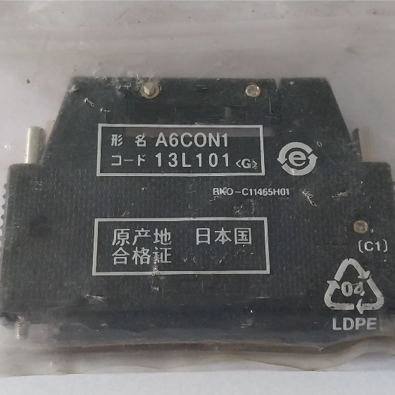A6CON1 (Mitsubishi) Aviation Socket 4 Pin ขั้วต่อสายสัญญาณ แบบติดแท่น สินค้าคงเหลือ/ชิ้น = 1 (PK-S04