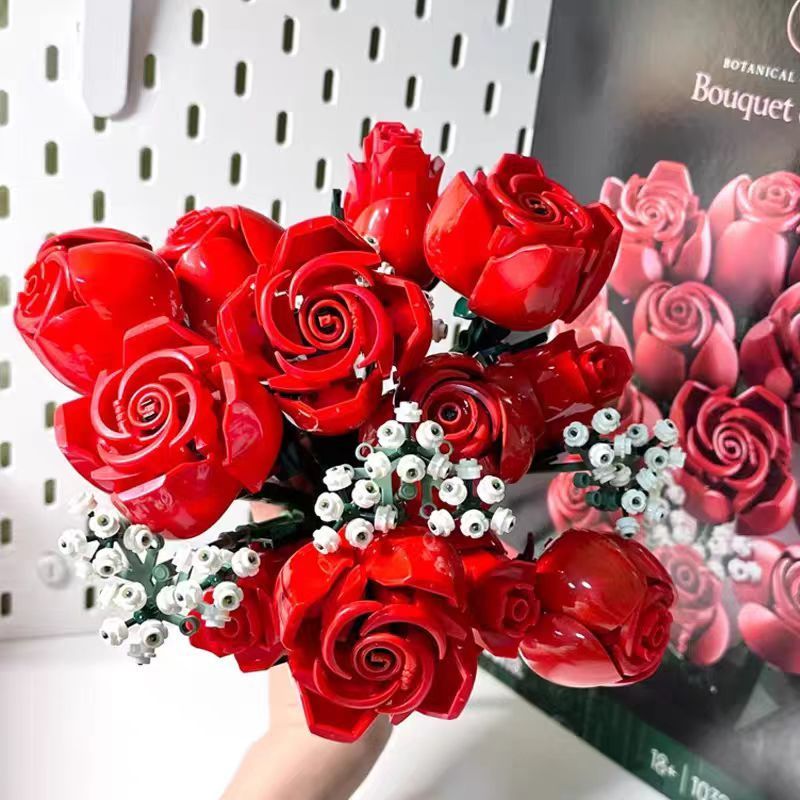 ของตกแต่งจากบล็อกตัวต่อรูปดอกกุหลาบสีแดงแห้ง ของขวัญวันวาเลนไทน์ บล็อกตัวต่อรูปดอกไม้ทำมือ ช่วยคลายเครียดสำหรับผู้ใหญ่