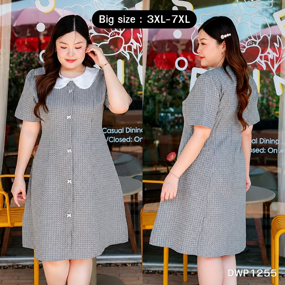 Big Size : 3XL-7XL | เดรสยาวผ้าทวีต คอบัวแขนสั้น ด้านหน้าแต่งกระดุมยาว มีซับใน สีดำ-ขาว P1255