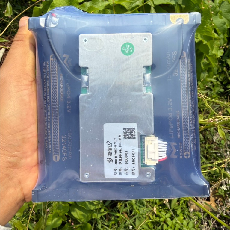 LiFePO4 8s 15ah bms 60a JBD อย่างดี แถมที่ชาร์ท