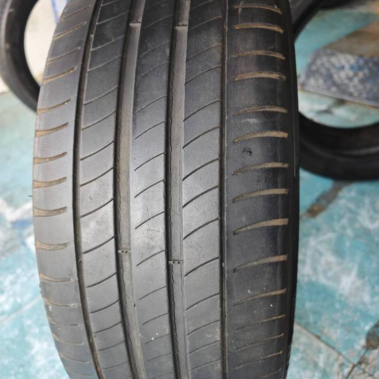 ยางเปอร์เซ็นต์ Michelin PC3 ขนาด 225 45 R18 ปี19 ราคา 319 บาท