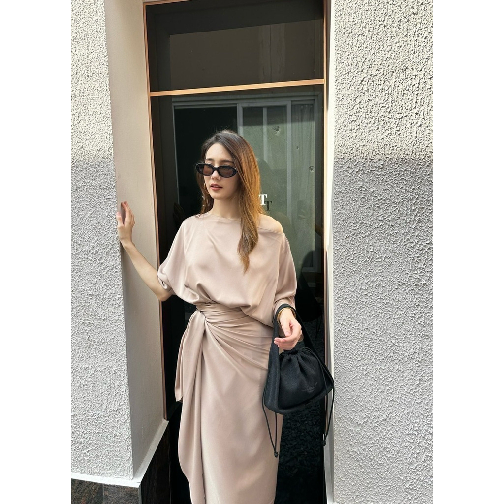 🔖Alot #Everlyn เดรสซาติน ผ้าเนื้อดี ใส่สบาย แบบผูกหน้า ใส่ได้ทั้งเป็น ชุดออกงาน ชุดไปงาน ชุดราตรี งานแต่ง ออกเดท - รูปที่ 7