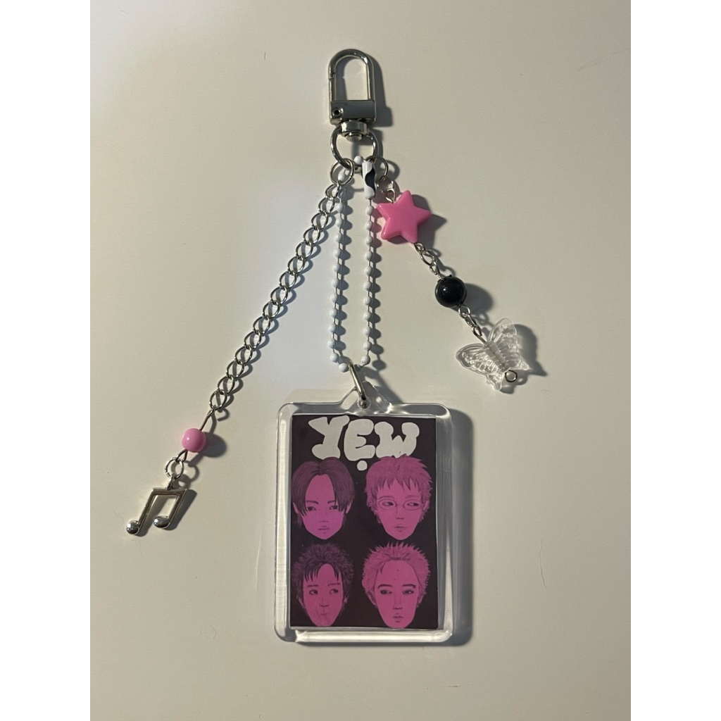 พวงกุญแจ Yew band Keychain