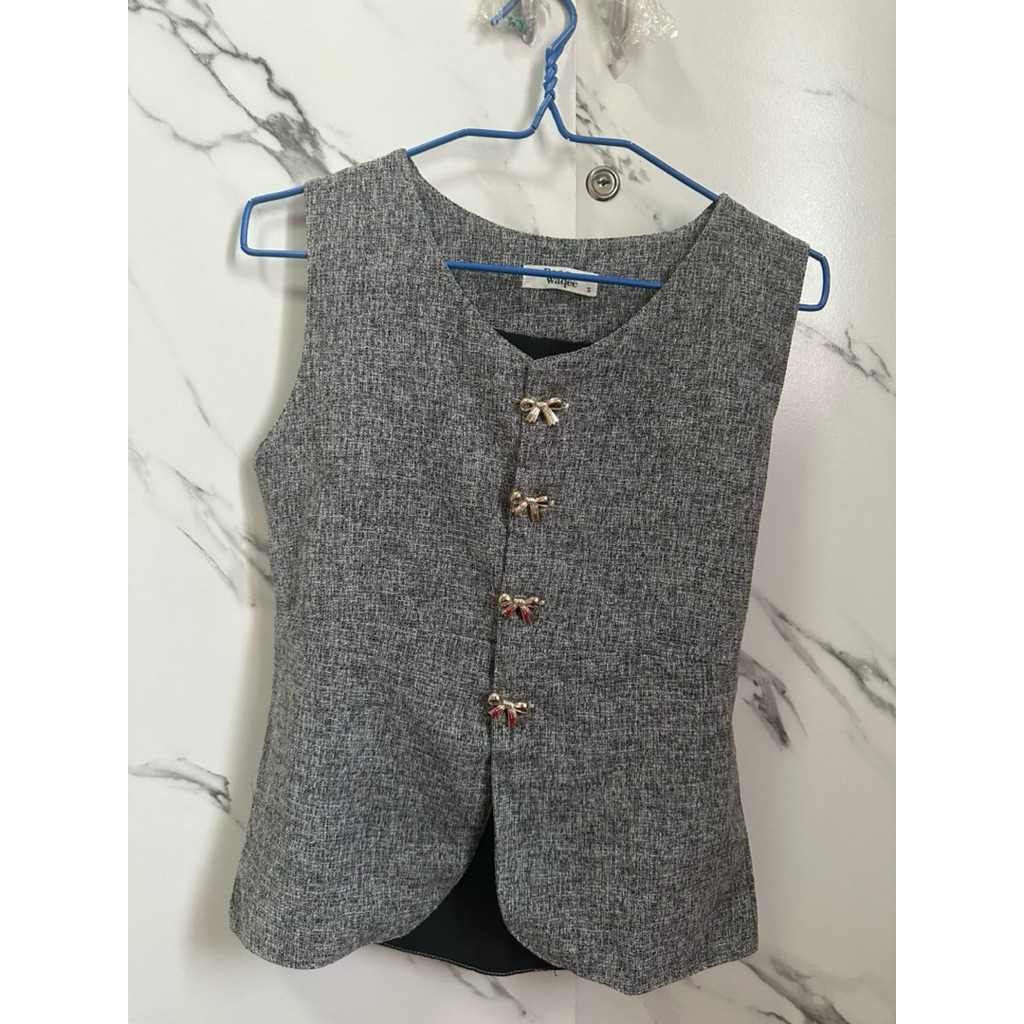 ส่งต่อ เสื้อรุ่น Demii Top เสื้อกั๊ก กระดุมโบว์