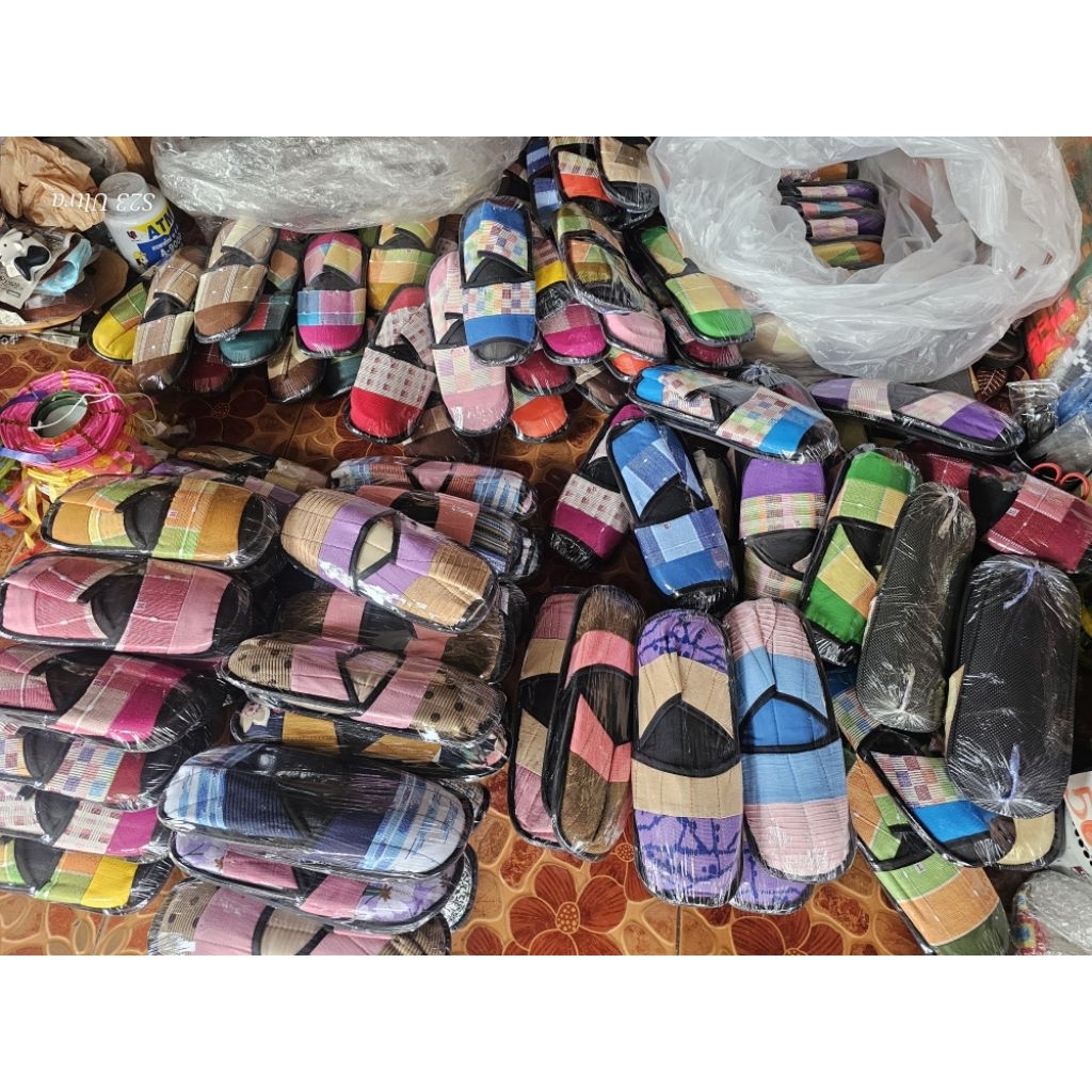 รองเท้าผ้าฝ้ายใส่ในบ้าน แบบหัวปิด-หัวเปิด มีลายผ้าหนานุ่ม