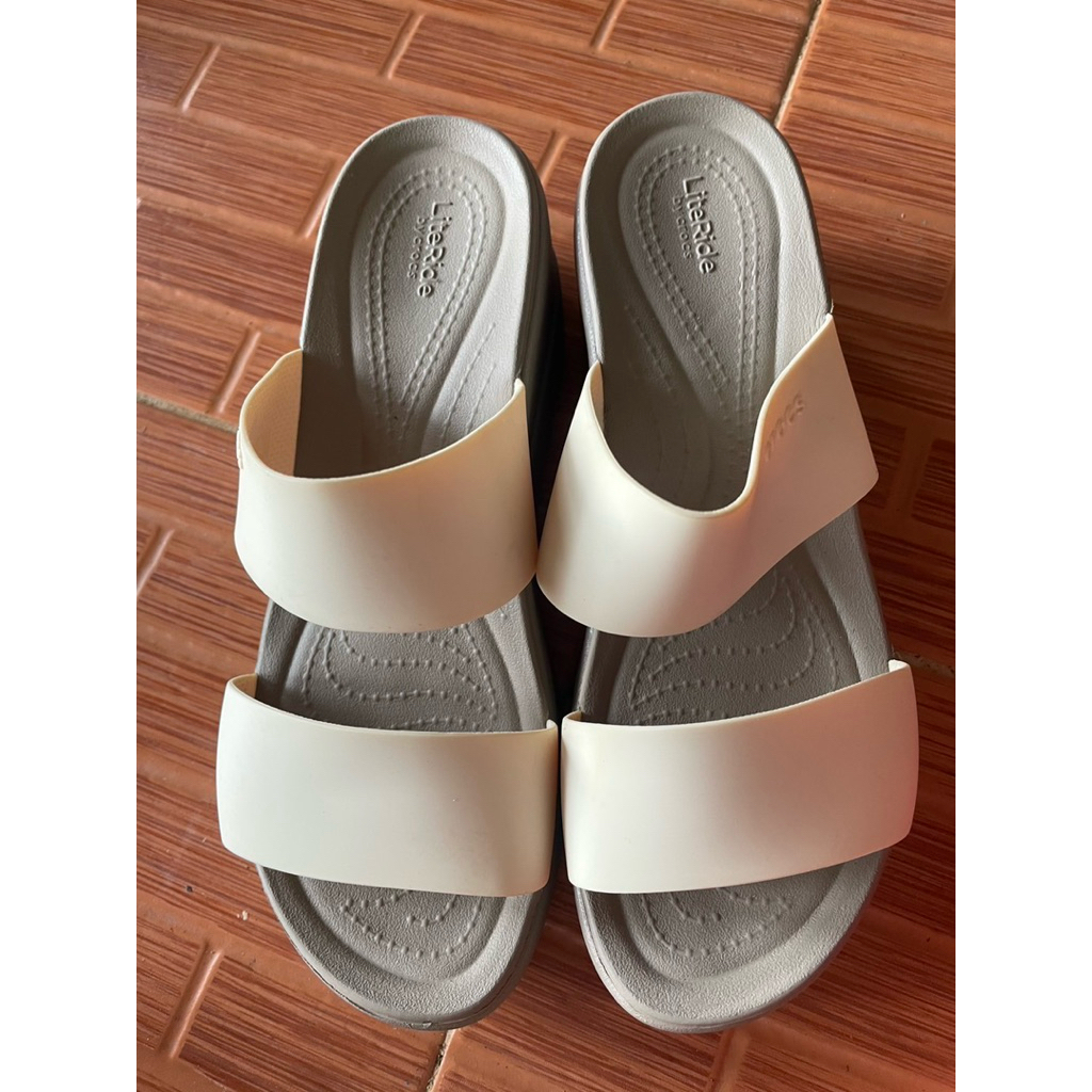 รองเท้ามือสองของแท้crocs