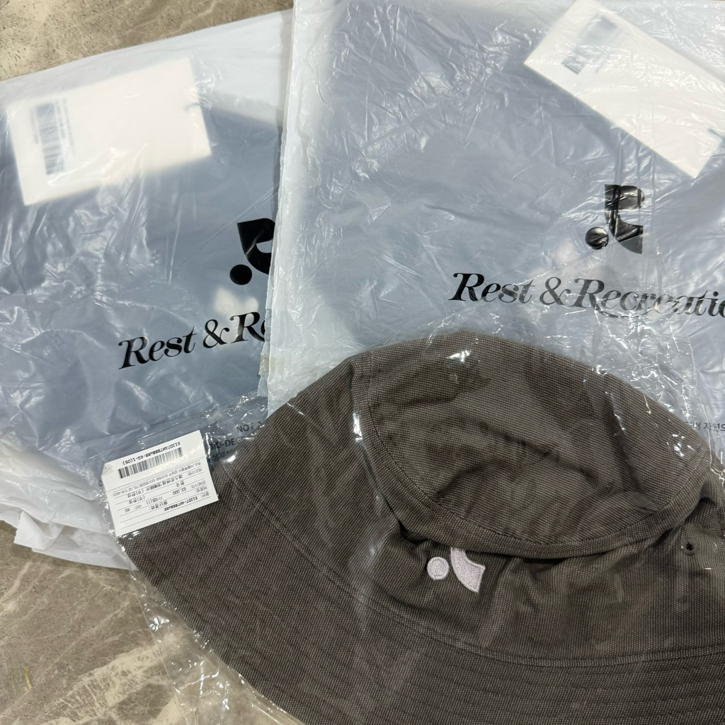 (พร้อมส่ง) ของแท้ REST & RECREATION — RR cotton bucket hat
