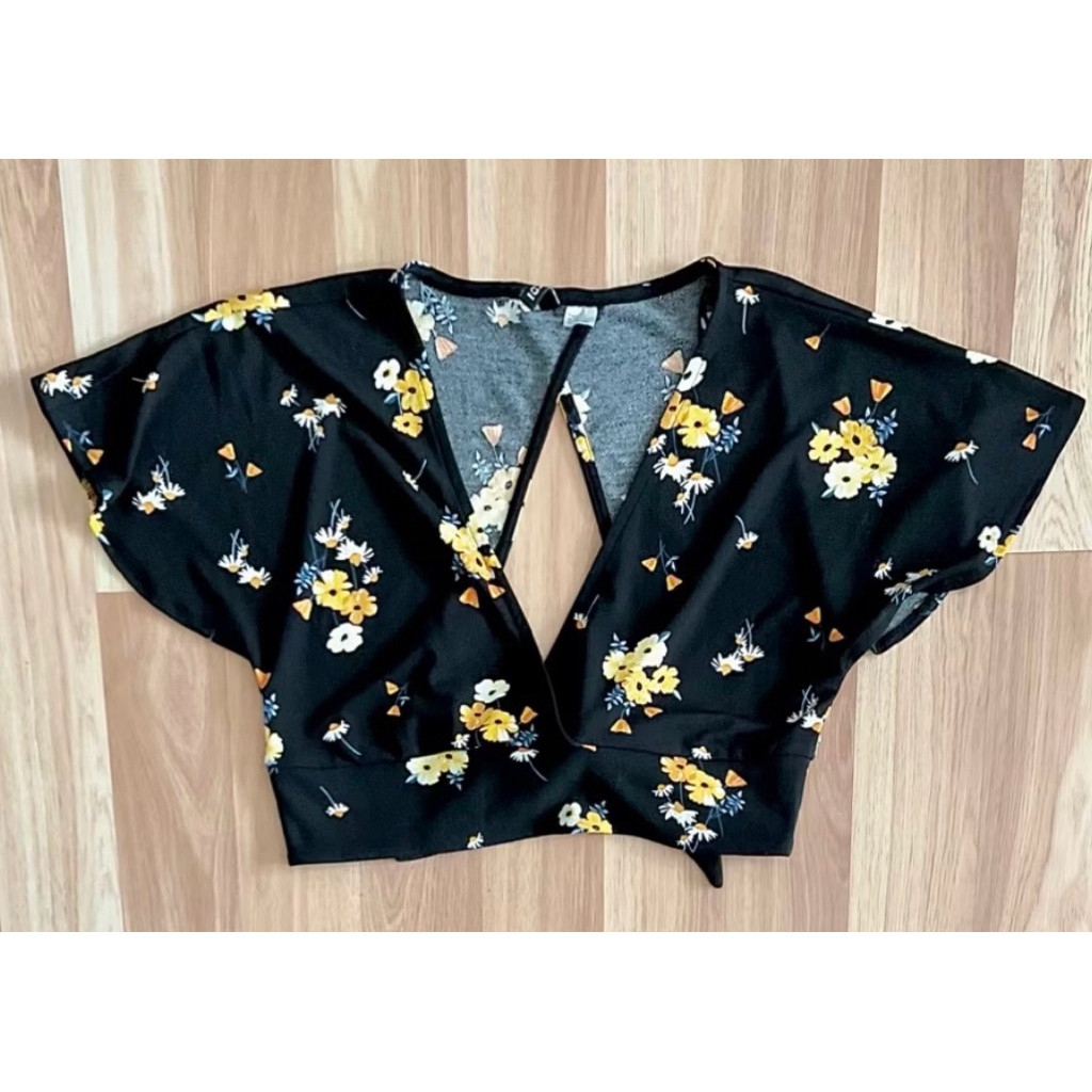h&m floral crop top L