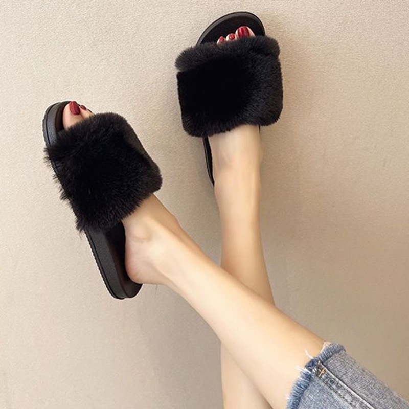 Swayy   รองเท้าแตะสำหรับทุกโอกาสในชีวิตประจำวัน ผลิตจากขนนุ่มลื่น พื้นเรียบมั่นใจ ดีไซน์ที่เข้ากับทุกเสื้อผ้า - รูปที่ 3