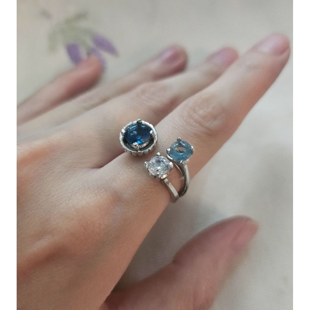 ส่งต่อแหวนพลอยสีน้ำเงินแบรนด์ dallar jewelry