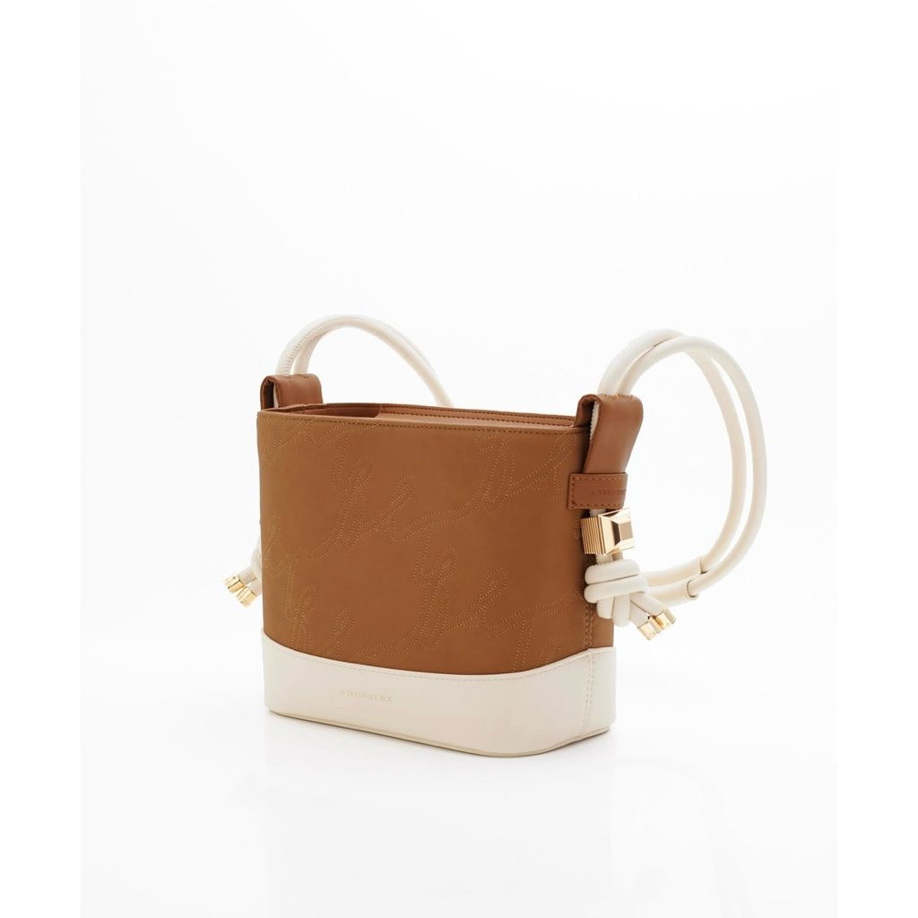 atreasurebox กระเป๋า ATB ALL DAY สีTIRAMISU (ใช้โค้ดลดได้นะคะ)