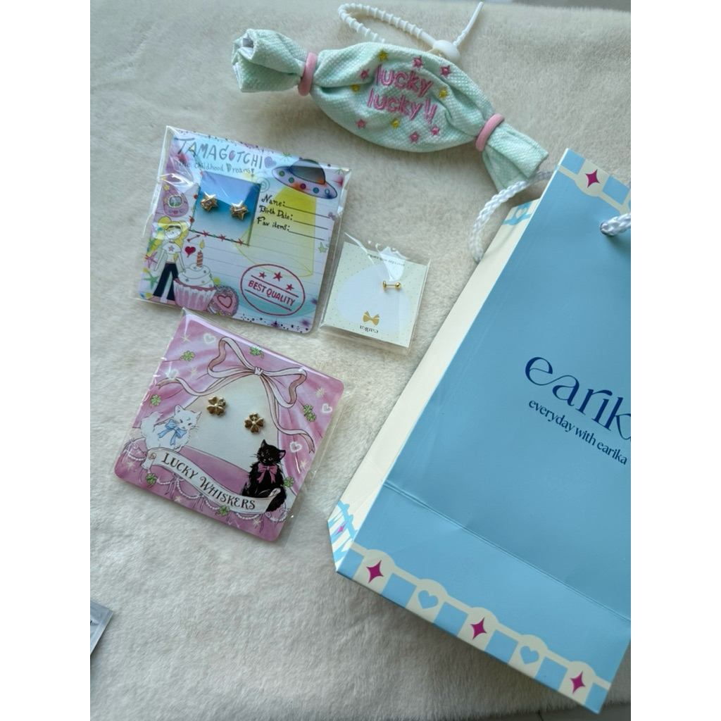 ต่างหูจากแบรนด์ earika.earring (ปล่อยทั้งเซท3ชิ้น)