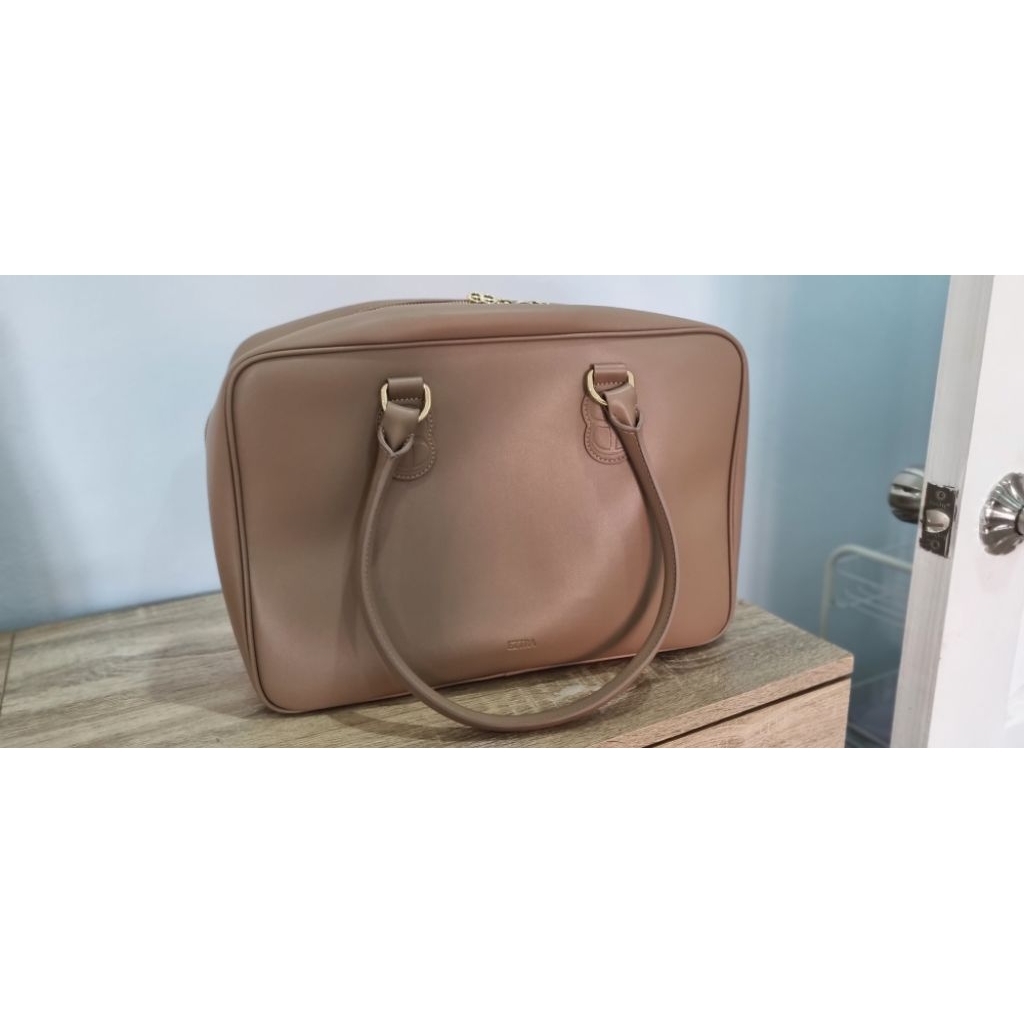 กระเป๋า eztra รุ่น boston สีน้ำตาลเทา แท้