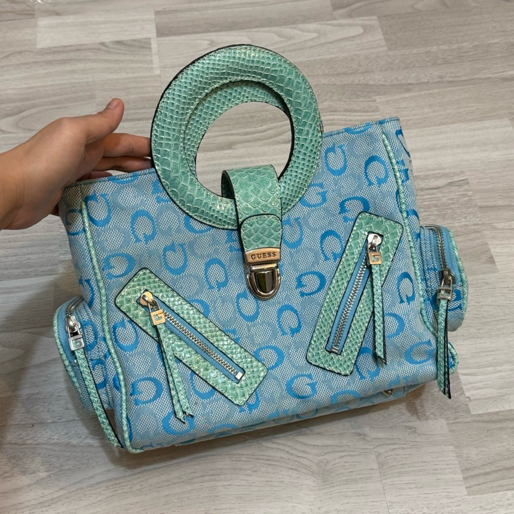 Guess vintageแท้มือสองสภาพดี