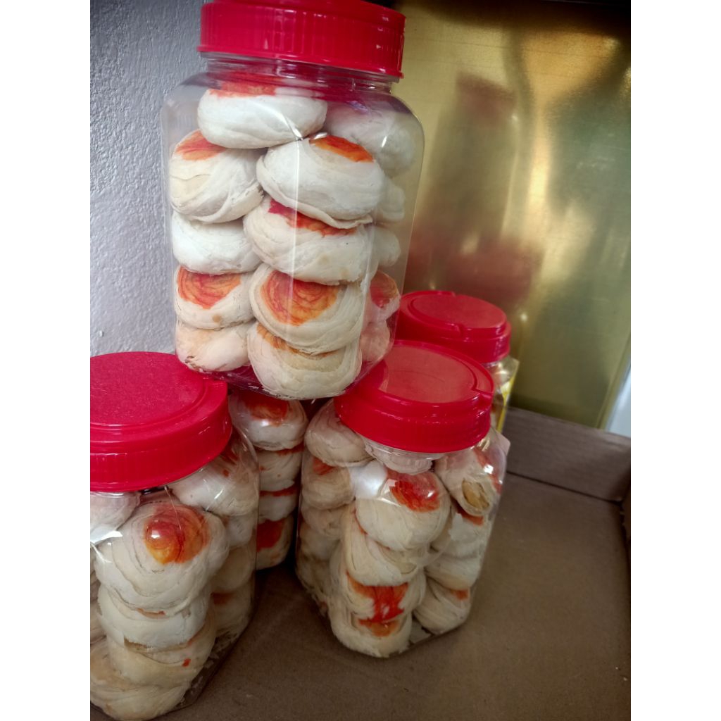 ขนมเปี๊ยะกุหลาบ ไส้ถั่วอบควันเทียนหอม ขนมฝาแดง เป็นของฝากได้ ไส้แน่น อร่อย (แป้งกรอบไม่นุ่ม) รูปที่ 4