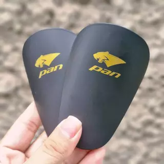 PAN สนับแข้งแพน รหัส PSS063 ขนาด S 2สี AA/ดำทอง WN/ขาวทอง บรรจุ 1 คู่