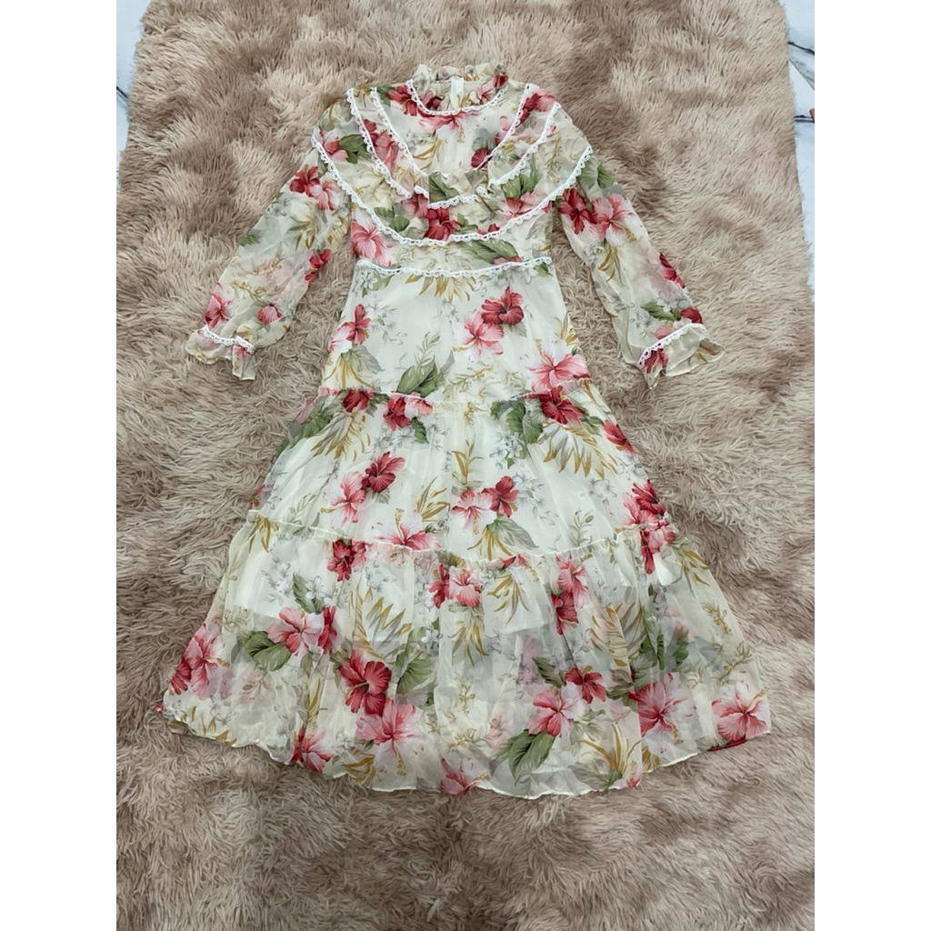 เดรสผ้าซีฟองพิมลายดอกไม้สวยๆ ใส่แล้วน่ารัก คุณหนู ป้ายVegus Luxury Size L