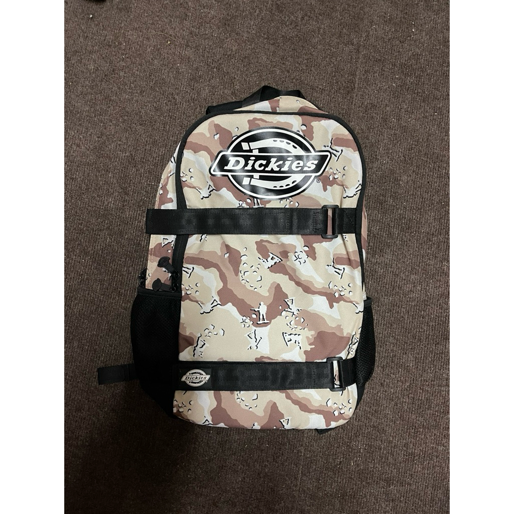 กระเป๋าเป้ Dickies ของแท้ มือ1 ใส่โน๊ตบุ๊คจอ 16 นิ้วได้ค่ะ