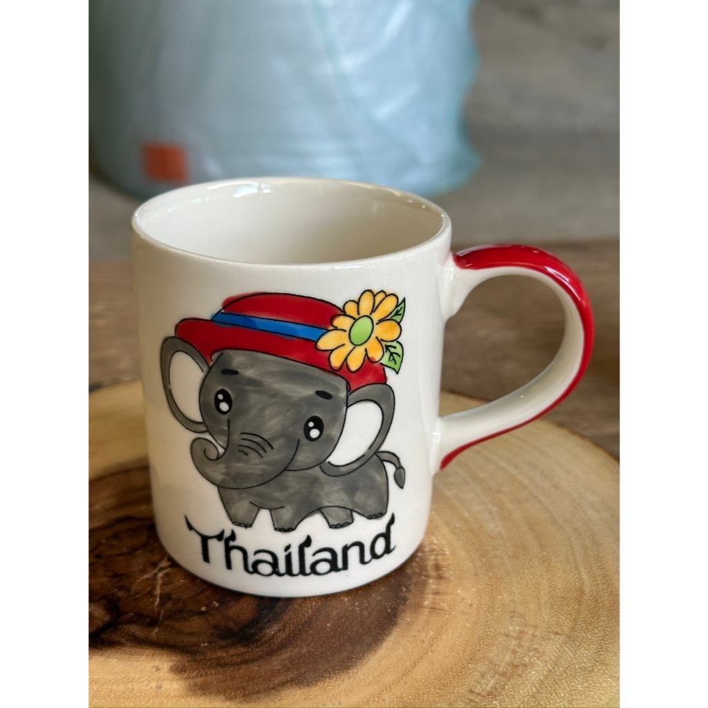 แก้วมัค แก้วเซรามิค แก้วอเมริกาโน่ร้อน ลายรถช้างใส่หมวก ขนาด10oz เนื้อสโตนแวร์ stoneware ออกใบกำกับภาษีได้ รหัสkornzmug9
