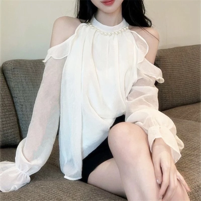 [Sheing office]🌟พร้อมส่ง🌟เสื้อเชิ้ตผ้าชีฟองแขนยาวผู้หญิง คอฮอลเตอร์ประดับมุก เสื้อเปิดไหล่