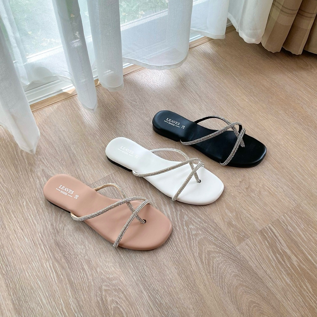 Leaves Shoes รองเท้าพื้นนุ่มสวมเพชร รุ่น GALA